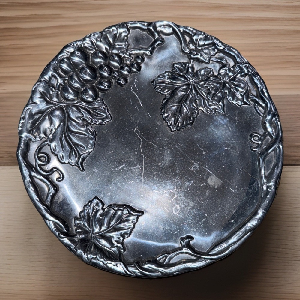 ARTHUR COURT VINEYARD / GRAPEVINE ‎ Pewter Round 8" Cheese Plate 2000
